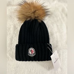 Beanie ( hat ) with Pom Pom / winter